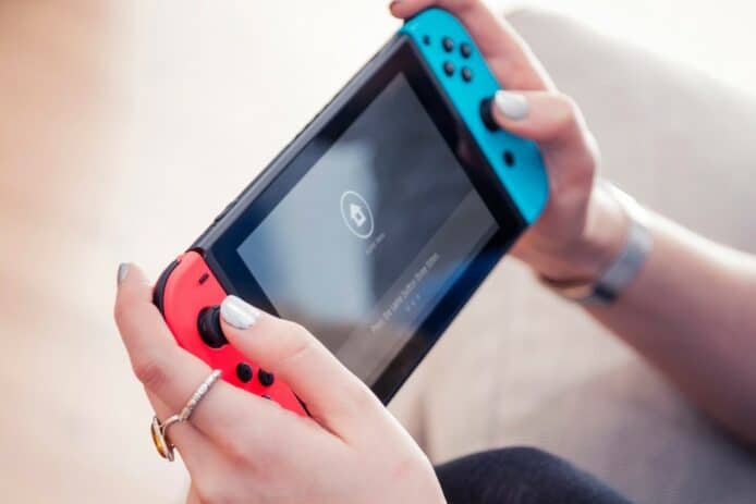 日本「任天堂姆指病」患者數字上升　打機過度引發拇指炎症