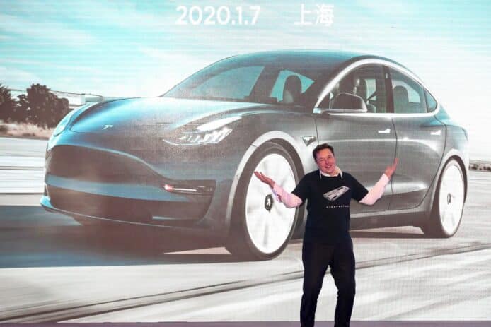 中國禁止 Tesla 進入軍事用地　稱存在國安隱患