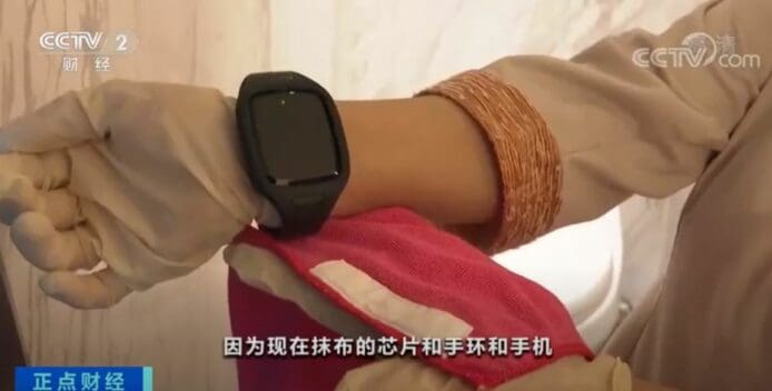 中國酒店抹布裝晶片【有片睇】    抹完馬桶再抹臉盤即發警號