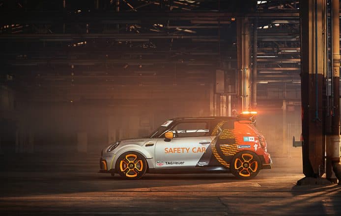 MINI 發表 MINI Electric Pacesetter 電動車   擔任方程式賽事 Safety Car