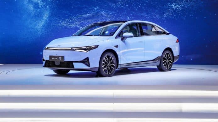 中國電動車廠展出自動飛行器   可乘坐兩人年底試飛