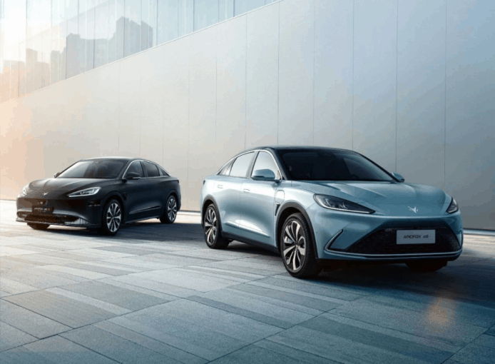 華為電動車阿爾法 S 華為 HI版　快充技術＋鴻蒙OS