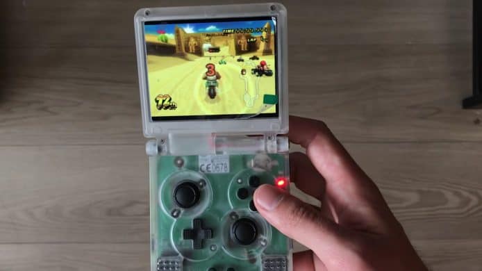 外國 DIY 達人改裝   任天堂 Wii 縮細變 Game Boy Advance