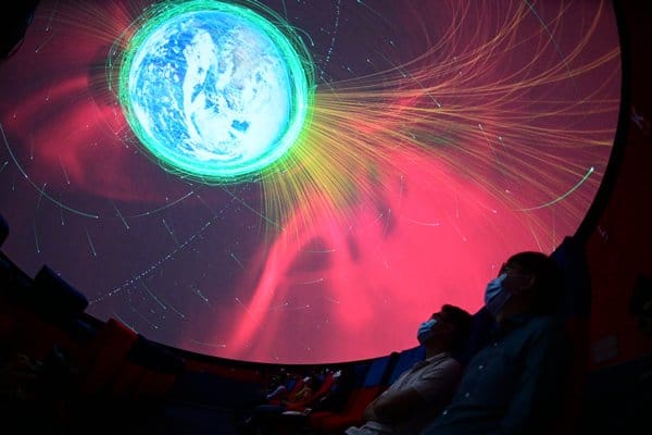 太空館天象廳週四重開    半球體8K螢幕無縫拼接技術
