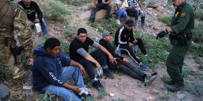 偷渡者跨越美國邊境   借助 Uber 等網約車逃走