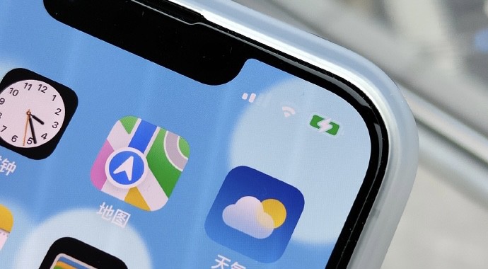 iPhone 13 Pro 發生充電 Bug   已拔除充電線卻顯示「繼續充電」