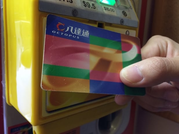 3成市民未合資格領第3期消費券   因八達通限制要先洗清4000元