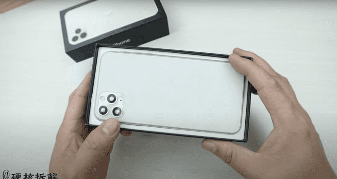 中國 iPhone 盲盒網民解拆     2013 年處理器 + 不能上App Store