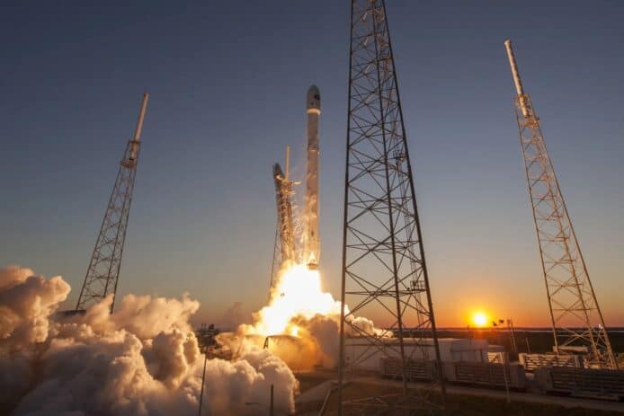 SpaceX 火箭 3 月撞向月球　結束 7 年飄浮生涯