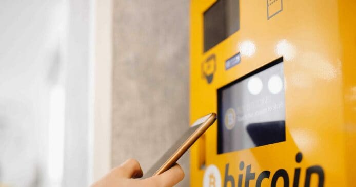 FBI：QR code付款成騙案陷阱  實體加密貨幣提款機容易中招