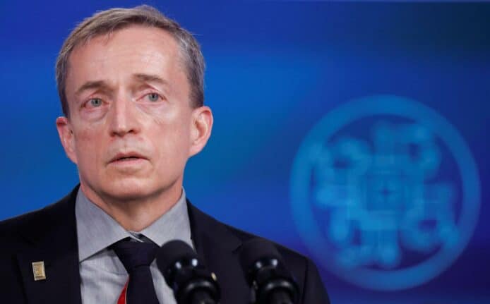 Nvidia 800億美元收購 ARM 失敗    Intel CEO：非常願意參與競購