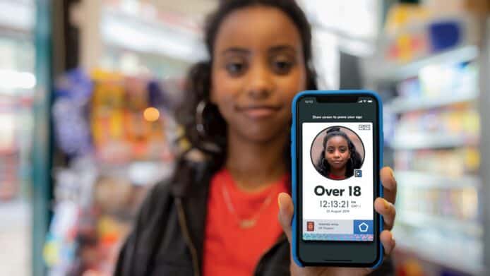 電子身分證於英國實行 供青少年於戲院作身分證明文件