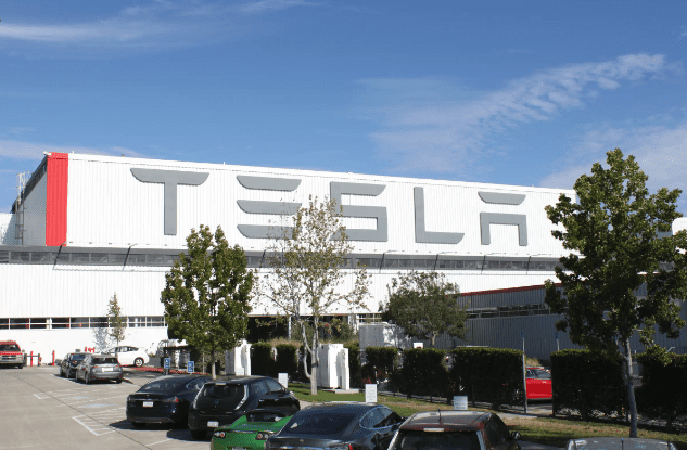 Tesla 員工轟辦公桌不足 Wi-Fi 慢   未完全準備好回歸辦公室工作