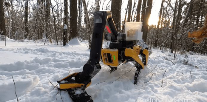 機械狗助烏克蘭清理未爆炸彈     運至遠離民居引爆避免傷亡