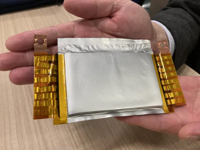 日本 EAMEX 新電動車電池    最快 1 分鐘完成充電