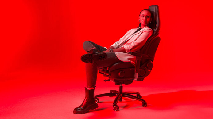 Mercedes-Benz 推首款人體工學辦公椅  售價為$ 27,788