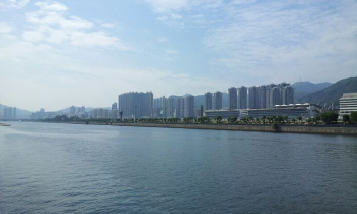 城門河河浮式太陽能發電系統    能抵禦超強颱風 + 年產 3 萬度電