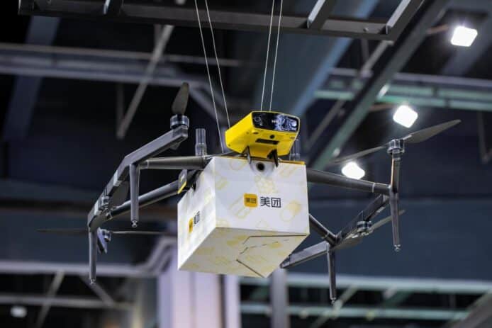 兩分鐘無人機送咖啡  美團外賣試行無人機送餐