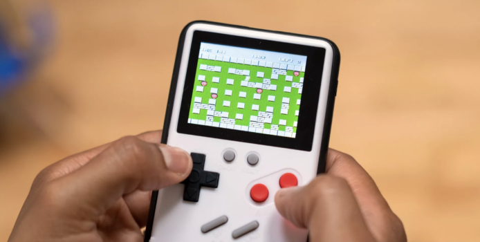 中國製山寨 Game Boy 電話殼  外媒：內置 36 款盜版遊戲、機身質素欠佳