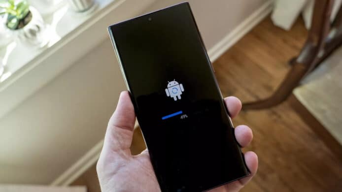 Google 強制 Android 無縫更新   Samsung 或被逼跟隨