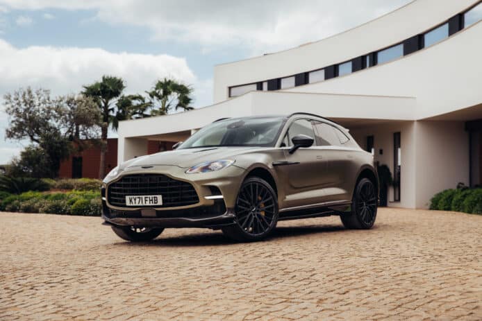 Aston Martin DBX707 香港登場     搭載 V8 引擎 + 9 速自動波箱