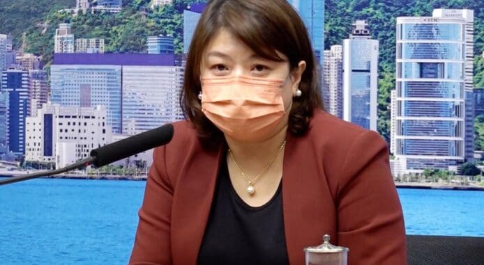 安心出行擬加新功能  子女疫苗通行證可加入家長手機