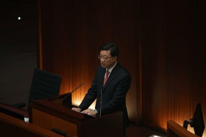 施政報告：300 億共同投資基金   再加 100 億搞創科「搶企業」