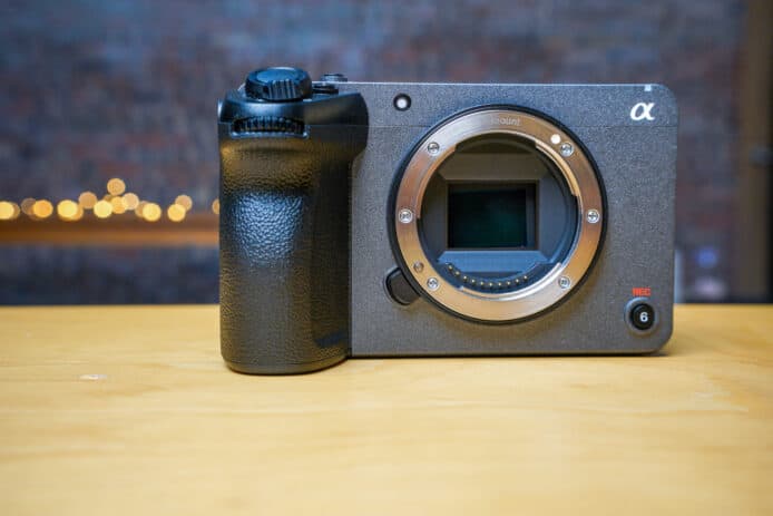 【評測】Sony FX30 平民版拍片專業機  價錢親民 + 自己入LUT + DUO BASE ISO 測試