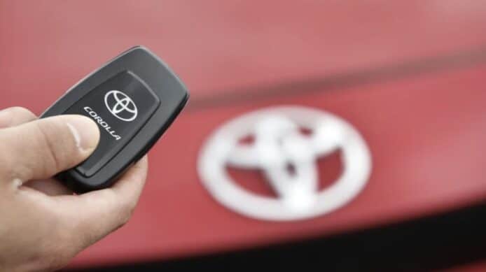 豐田受晶片短缺影響車匙生產　部分車款交車時或會收到傳統車匙