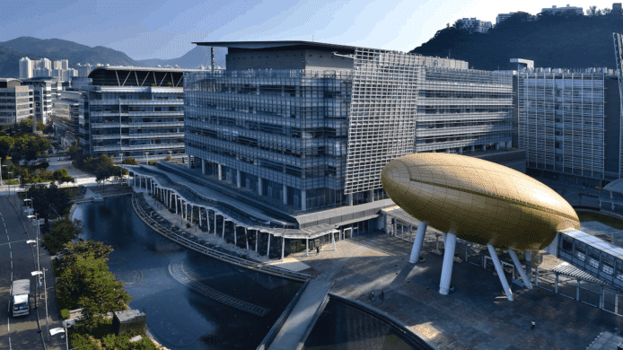 施政報告：建「智慧香港」   政府服務兩年內全面電子化