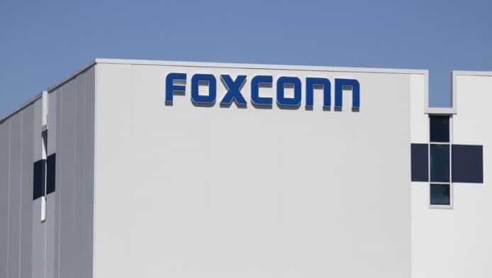 河南政府幫鄭州富士康招工     退伍軍人入廠生產 iPhone