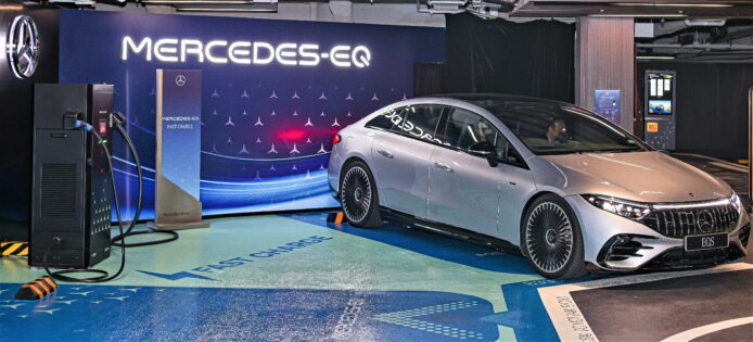 平治首個電動車充電站於尖沙咀開幕 車主可享免費快速充電服務