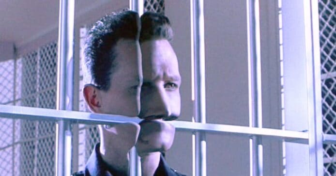 液化穿牆機械人成真　新研究使用磁性粒子自由變換機械人形態