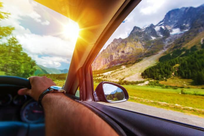 中國夫妻駕電動車 3600 公里旅遊   只需 $600 充電費比燃油車便宜