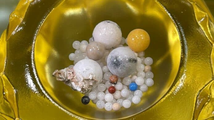 星雲法師舍利子照片被質疑造假　照片 EXIF 證明確實是在佛光山拍攝