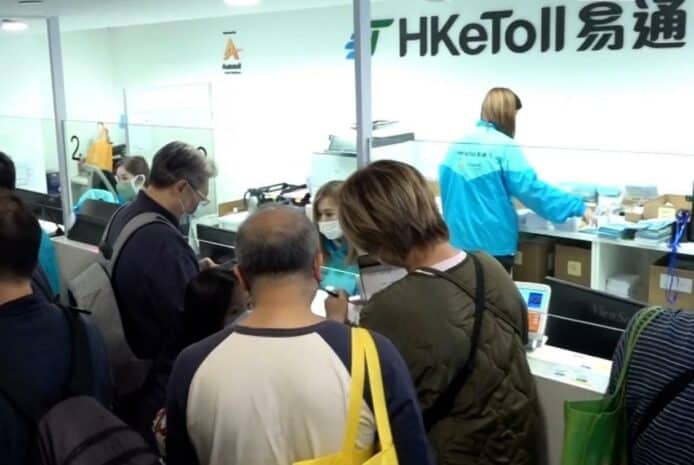 車主不滿遲遲未收到「易通行」車輛貼     運輸署：營辦商與署方電腦銜接出錯