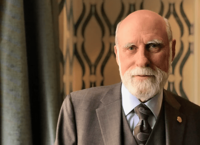 「互聯網之父」：切忌盲目投資ChatGPT 認為技術工程師無法馴服 AI 聊天機器