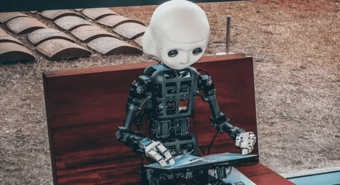 中國首個類「ChatGPT」MOSS     中文較英文差 + 首日崩潰團隊致歉