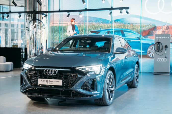 Audi Q8 e-tron 車系抵港   續航可達600公里 + 豪華車廂內籠