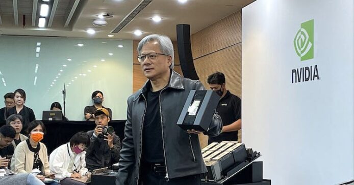 NVIDIA CEO 黃仁勳：AI 將無處不在     可激發市場發展機會