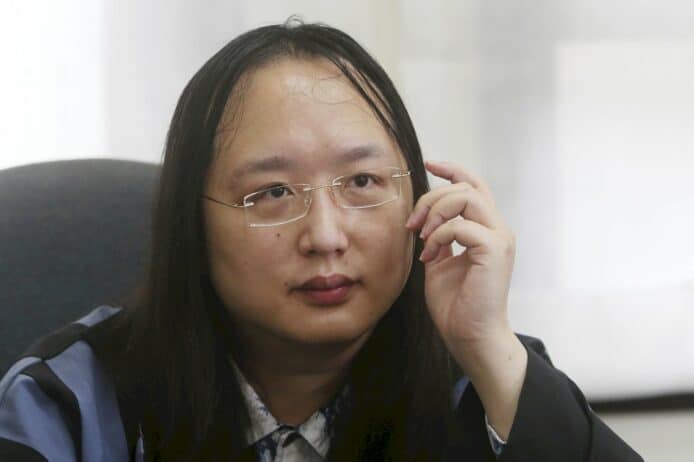 彭博專訪台灣數位發展部長唐鳳　分享如何解決通訊癱瘓問題
