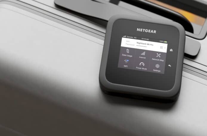 Nighthawk 首部 5G LTE WiFi 6E 路由器   M6 Pro+ 5G LTE WiFi 6E 流動熱點裝置(MR6550)