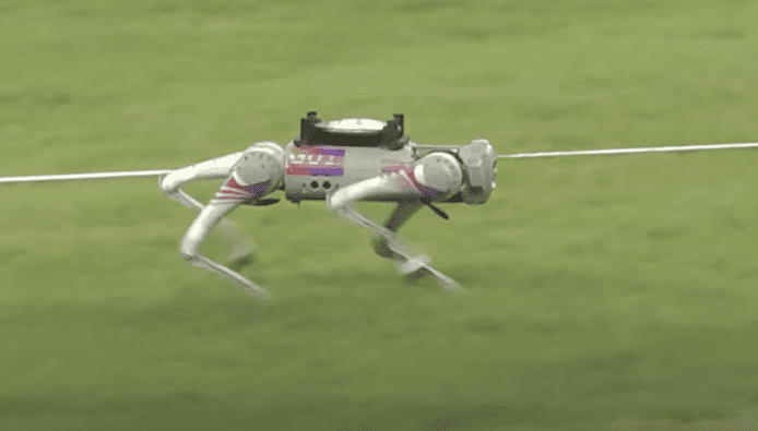 亞運機械狗幫手運鐵餅【有片睇】可搬 2Kg 鐵餅 + 行走 7200 米