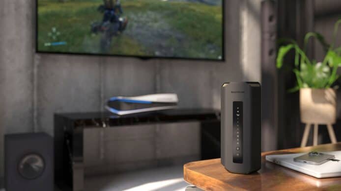 首部 WiFi 7 – Nighthawk RS700S 路由器   WiFi 速度高達 19Gbps 支援 10Gb 寬頻接口