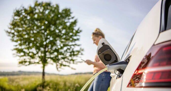 研究指電動車初期不比燃油車環保　行駛 9 萬公里以上才開始有優勢