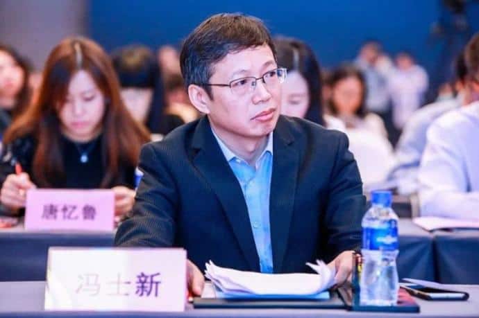 穿西裝男人，中國人，亞洲人，講座