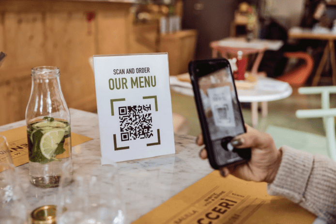 scanning qr code