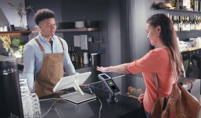 Amazon 手機註冊掌紋辨識也安全   可在實體店購物以手掌付款