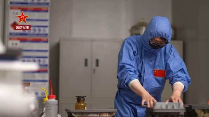 中國技師手工研磨達 5 納米精度 網民：離徙手造晶片不遠了