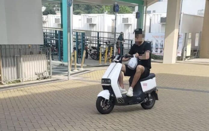 18 歲男駕「綿羊仔」電動車上行人路    涉「無牌駕駛」等 5 宗罪被捕